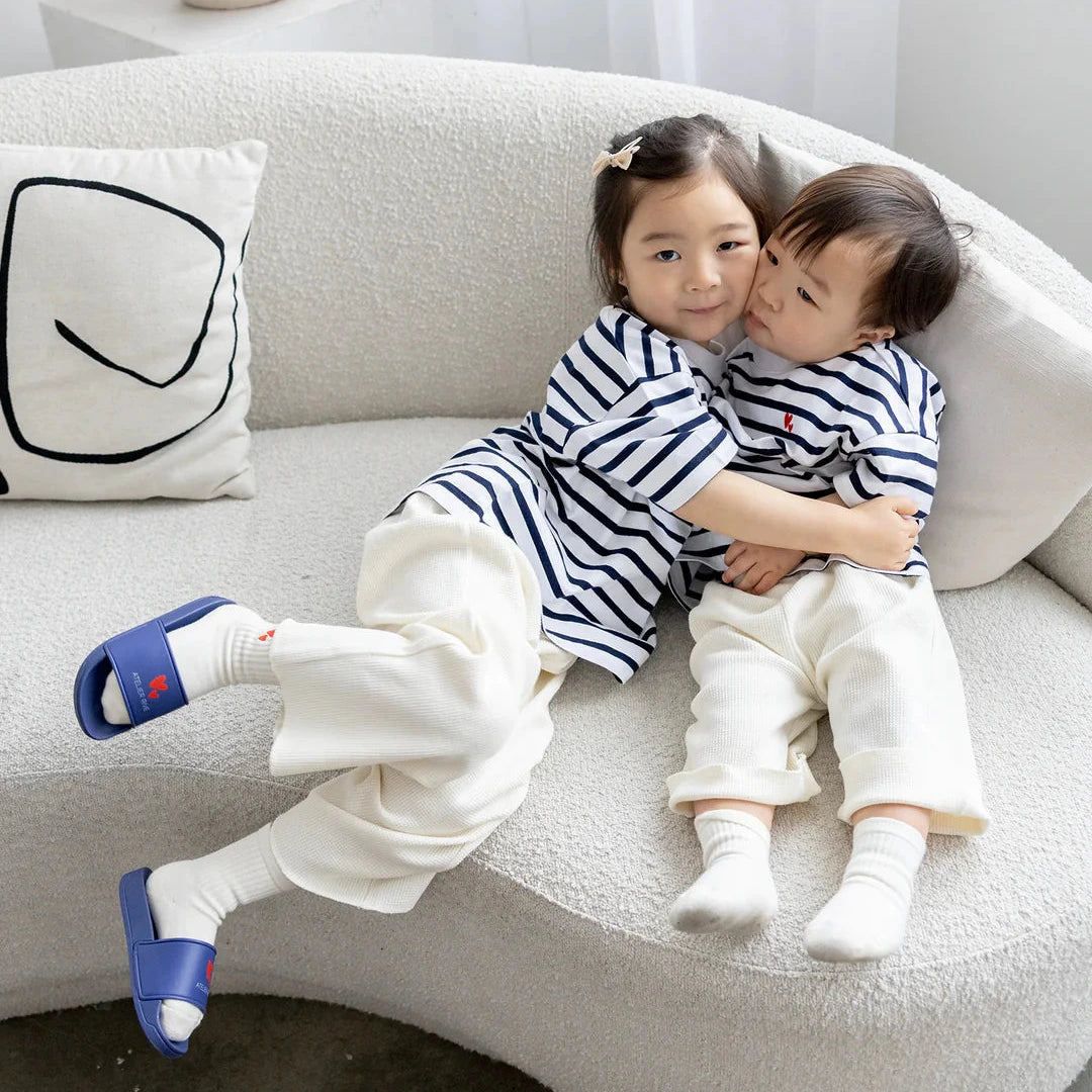 Matchende blød blåstribet T-shirt - forælder og barn