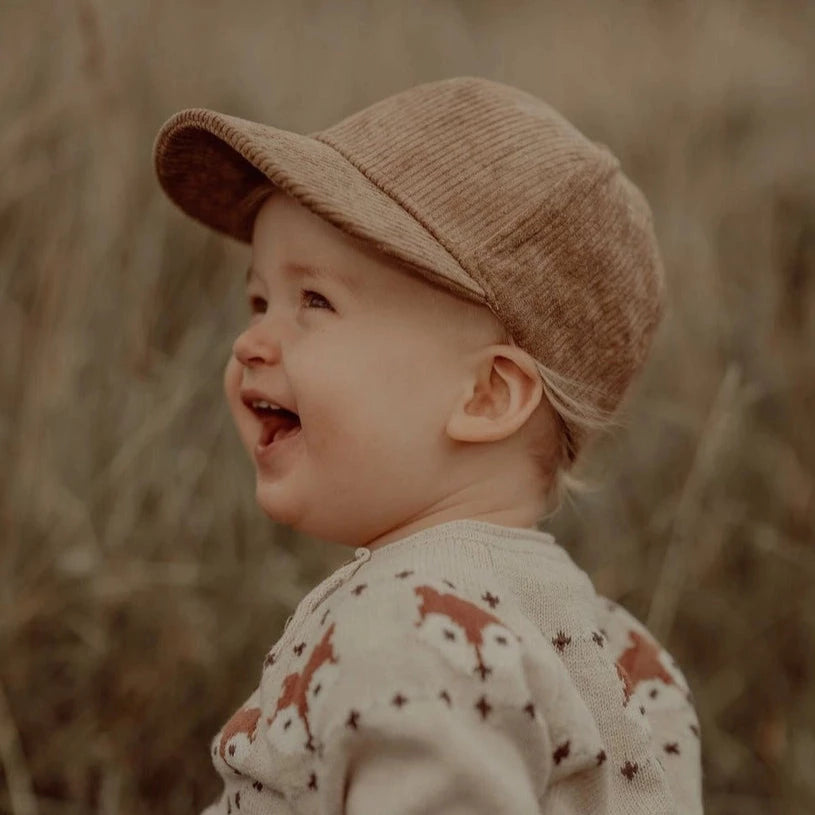 Matchande keps för pappa och barn, tillgängliga i vuxen-, barn- och bebisstorlekar.